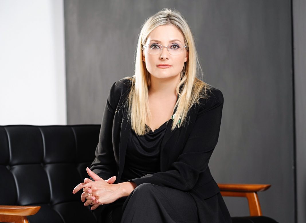 Nga Reila Bozdo: Mbulimi apo jo i simbolit kombëtar?