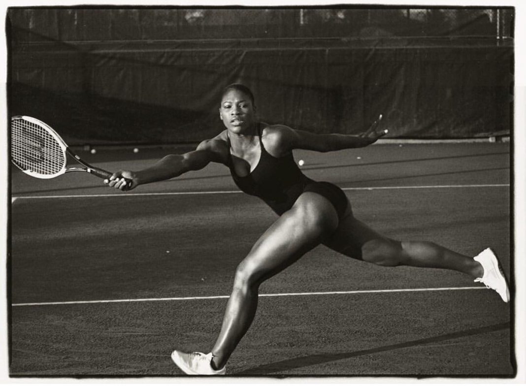 Superylli i tenisit Serena Williams bëhet nënë. Ja si dukej shtatzënë.