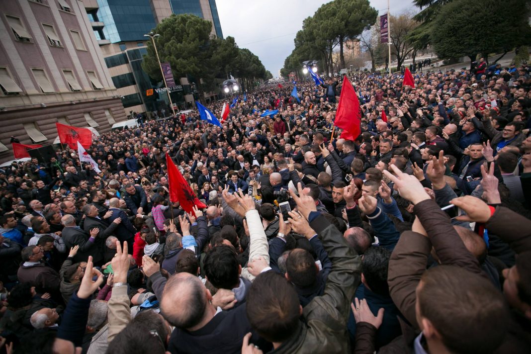 A bashkohen dot demokratët në PD?