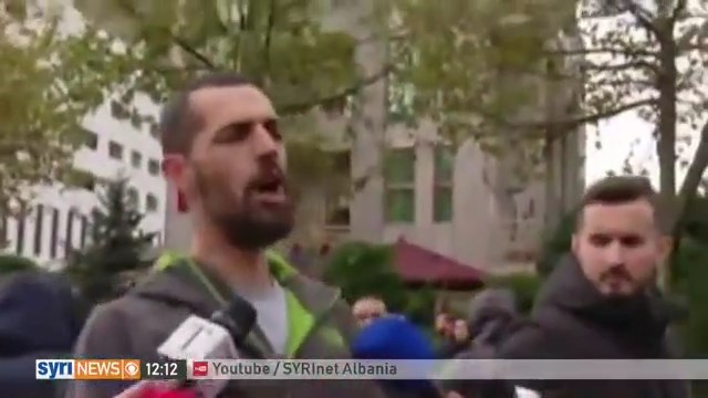 Banori i revoltuar kalon kufirin etik.