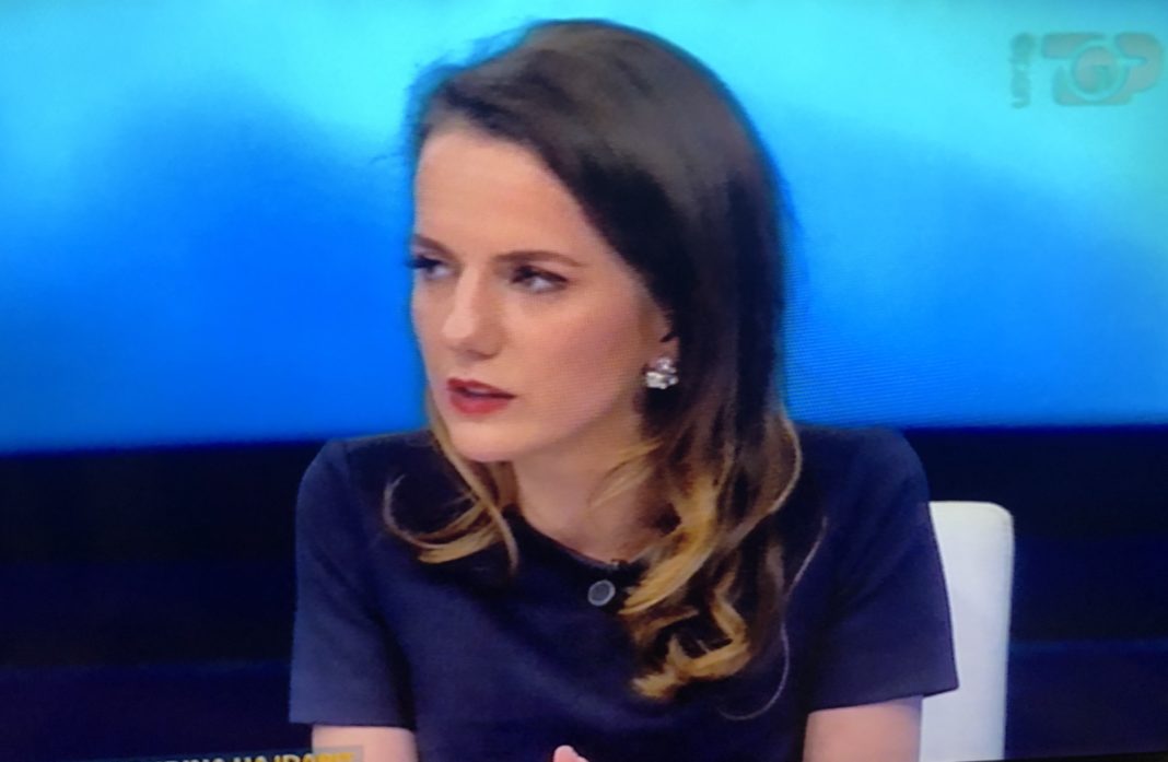 Çfarë përfaqëson Rudina Hajdari?