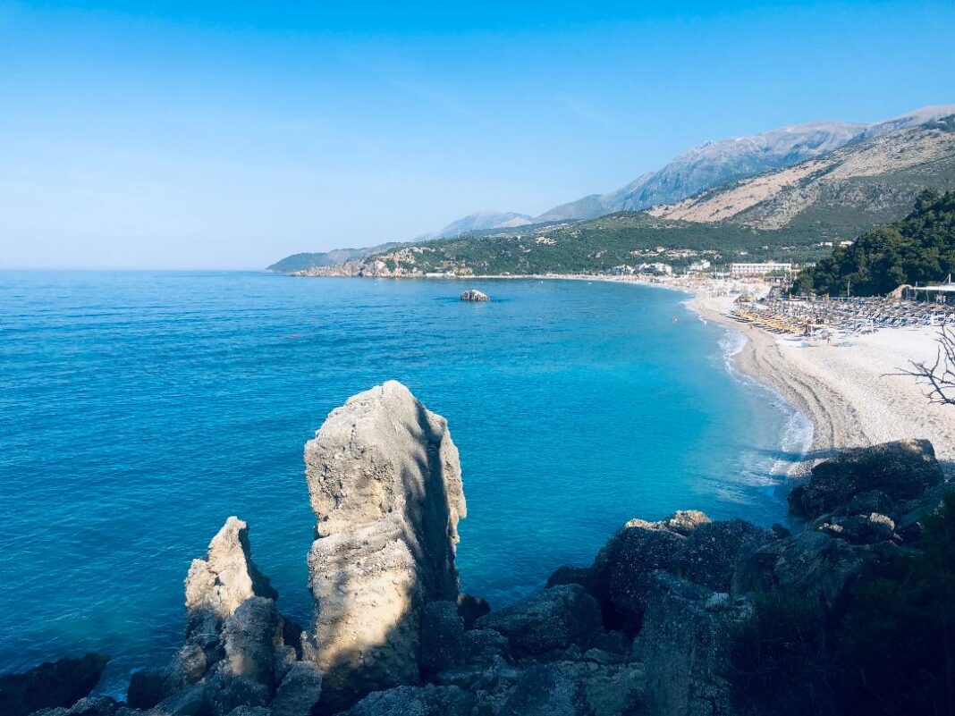 Turizëm: Efektet e pandemisë dhe tendencat e reja në tregun e qerave afat-shkurtra.