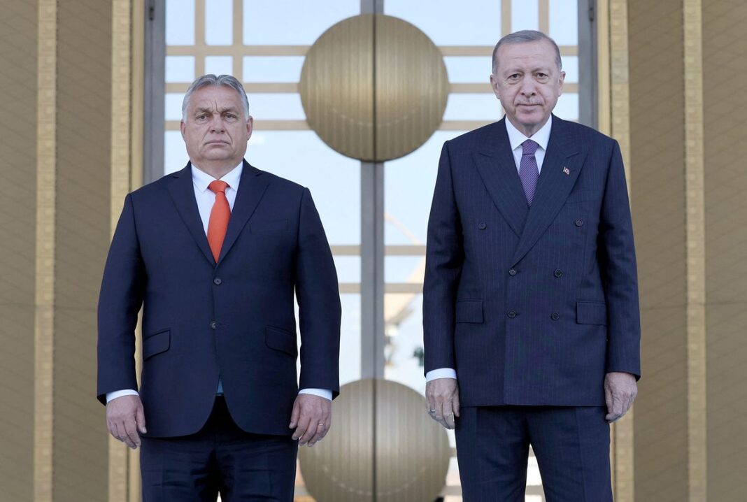 Kryeministri hungarez Orban takohet me Erdoganin dhe Këshillin Turk. Nevoja për aleanca të reja
