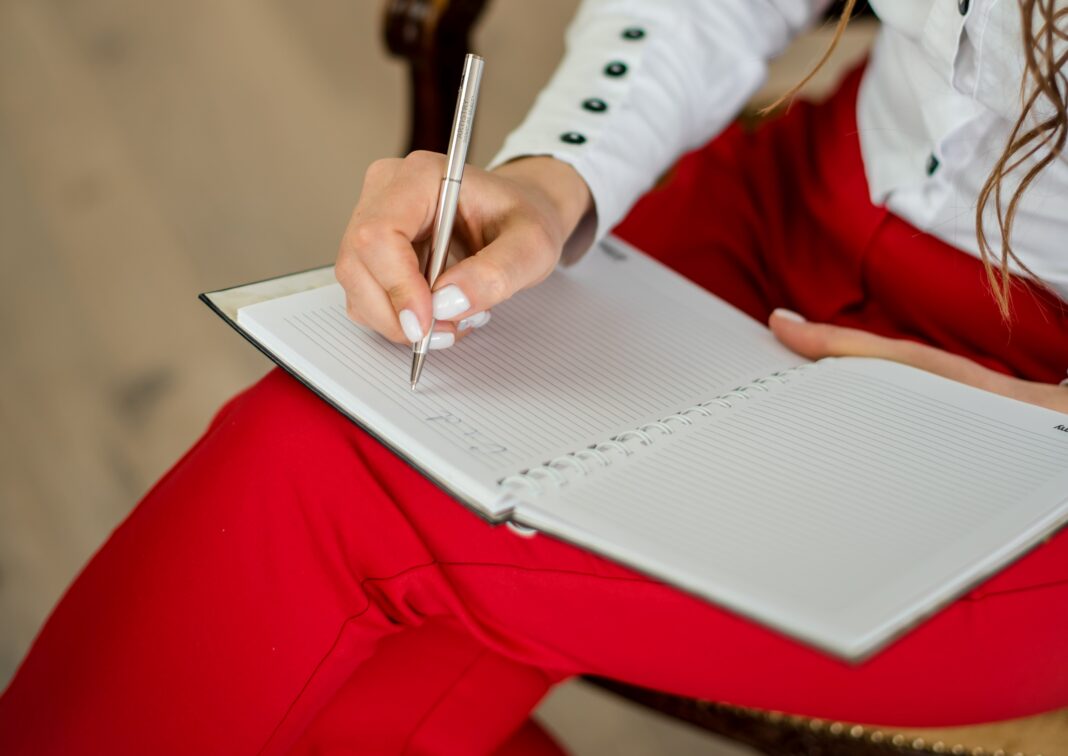 Mirëmenaxhim: Mbajtja e shënimeve mund të luajë një rol kuptimplotë në kompani