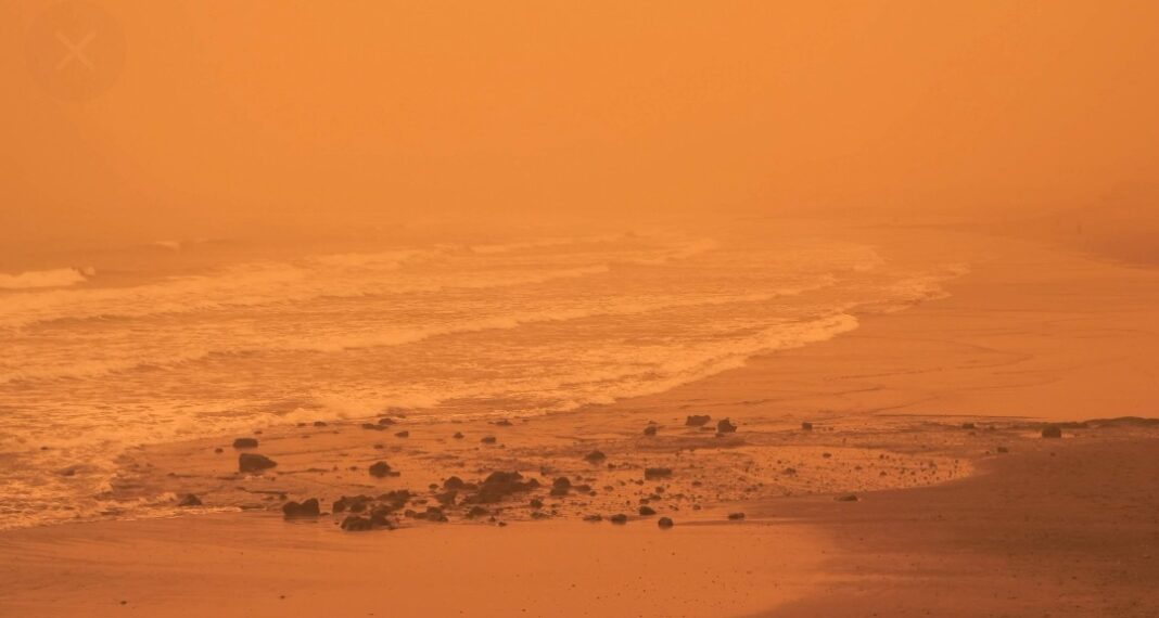 Pluhuri i Saharasë kthen qiejt e Evropës ngjyrë portokalli