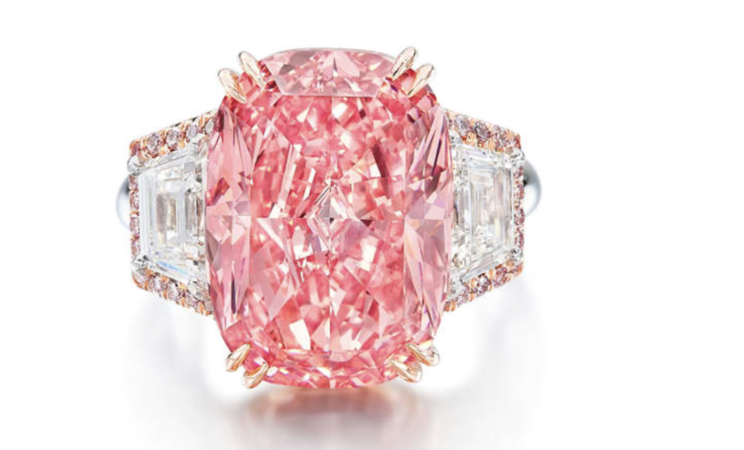 Ky diamant rozë u shit për rreth 60 milionë dollarë