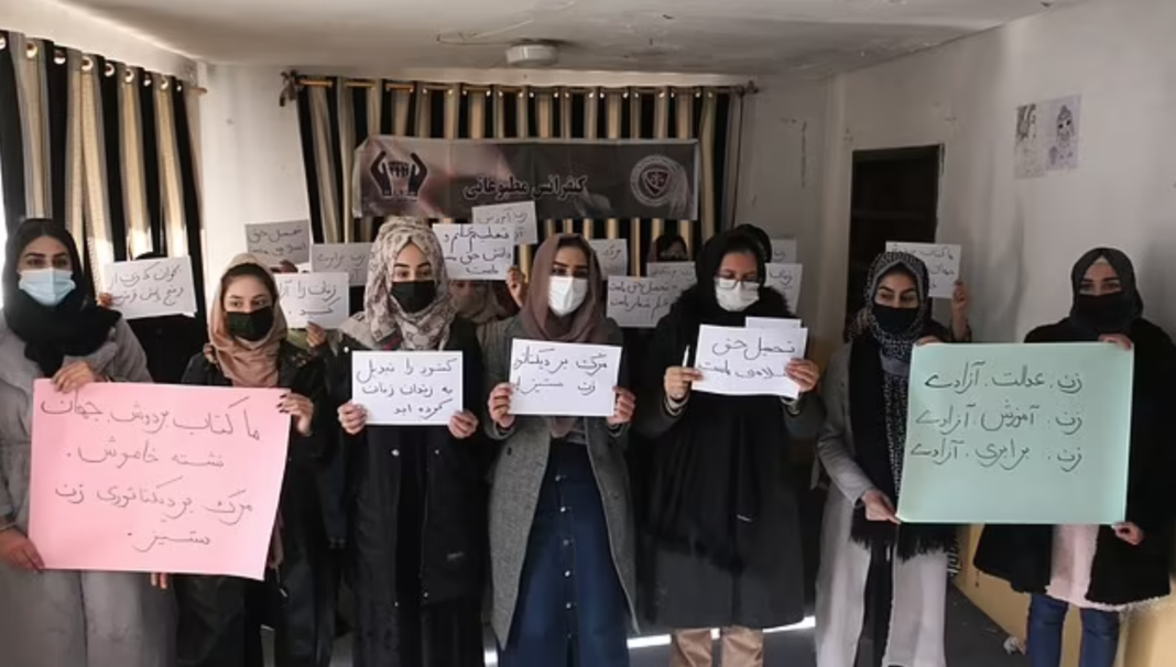 Mijëra vajza dhe gra në Afganistan ndalohen të ndjekin arsimin e lartë