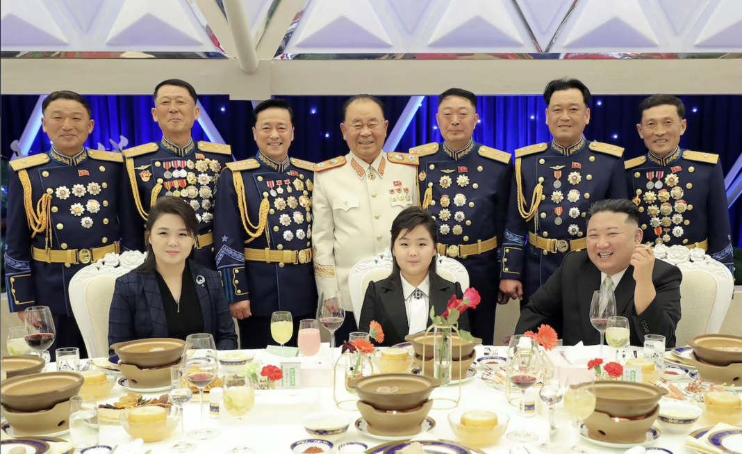 Kim Jong Un i Koresë së Veriut jep shenjën më të qartë se vajza e tij është trashëgimtarja e ardhshme