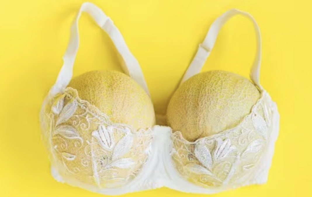 Pyetje femërore: Pse gjinjtë e mi janë të pabarabartë në madhësi?