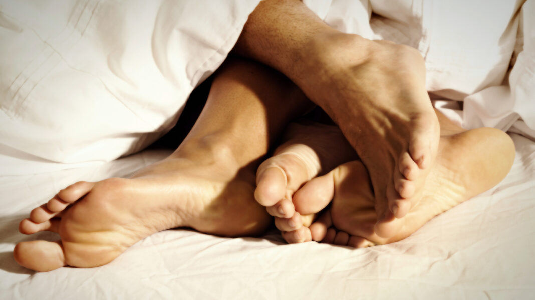 100 gra zbulojnë se çfarë e bën në të vërtetë një burrë të mirë në shtrat