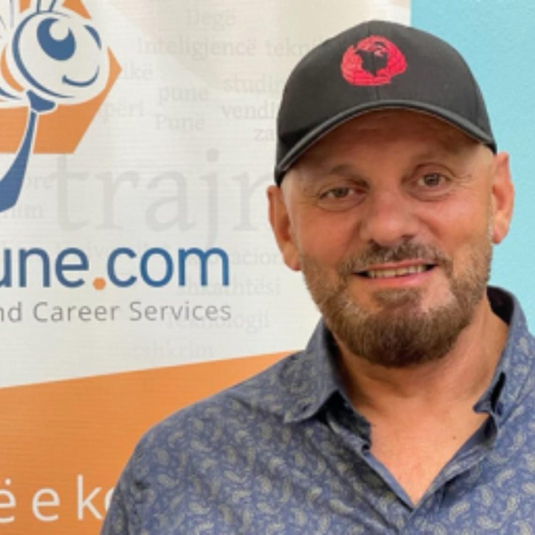 Rezar Xhaxhiu i dedikon poezi ndarjes së papritur nga jeta të Dritan Mezinit