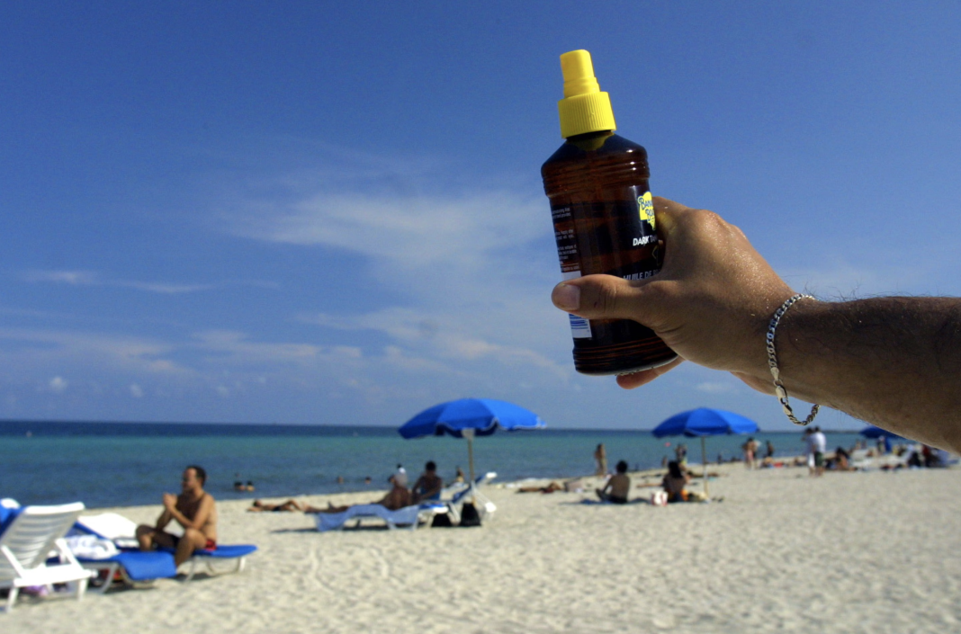 Vajrat për nxirje kundrejt vetë-nxirësve: Ja se ç’thonë dermatologët