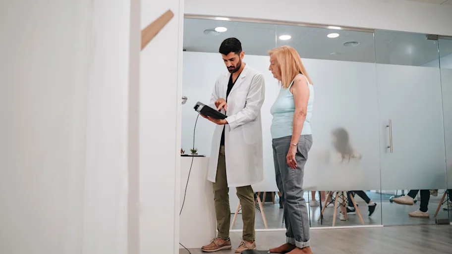 Dobësimi ndryshon mikrobiomën e zorrëve dhe aktivitetin e trurit