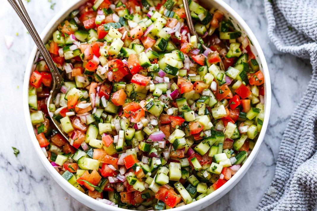 Detoksi i verës: Rifreskoni trupin dhe humbisni peshë në mënyrë të shëndetshme