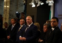 Kryeministri bullgar jep dorëheqjen pas protestave masive: Çfarë pritet të ndodhë tani?