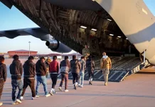 Kosova nis pranimin e migrantëve të dëbuar nga SHBA, mes debateve rajonale për emigracionin